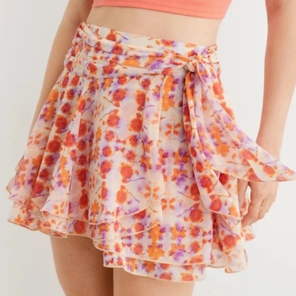 aerie Dresses & Skirts - Aerie Wrap Tie Dye Mini Skirt — Cream Skirt with Orange/Purple Tie Dye Pattern